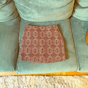 Patterned mini skirt